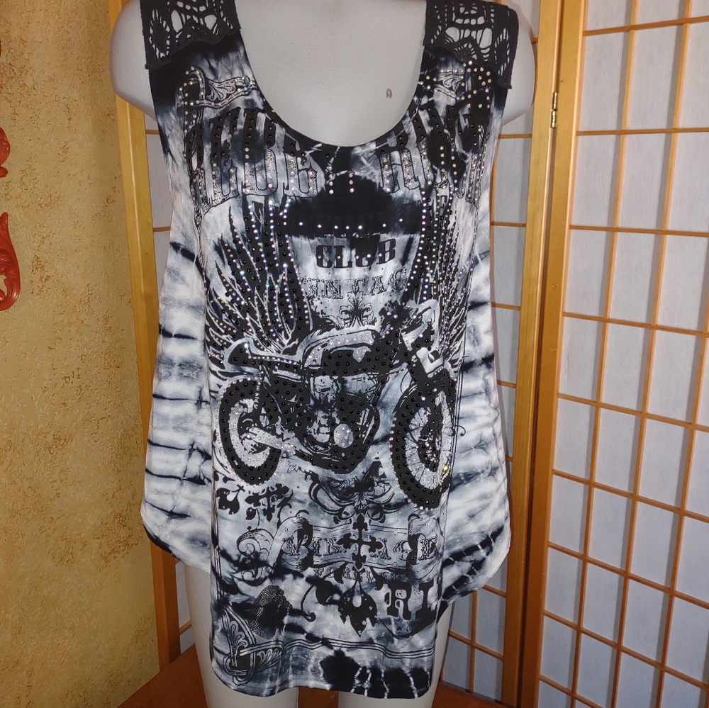 Vocal, embellished top, medium